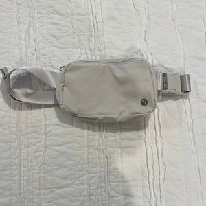 Lululemon Everywear Beltbag